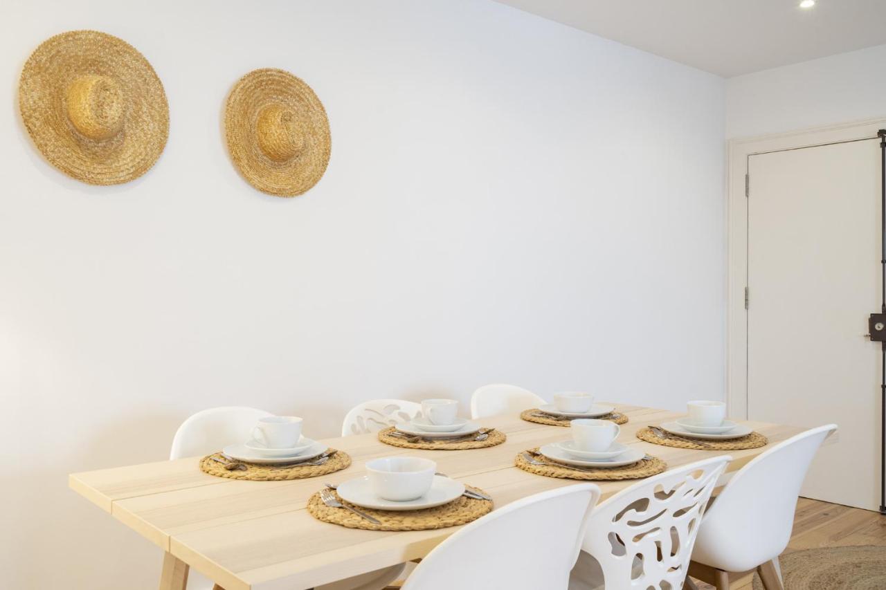 Warm And Cozy Parquet Flooring Apartment In Алмада Экстерьер фото